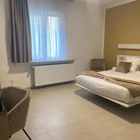 Hotel Ehnen فندق 3*